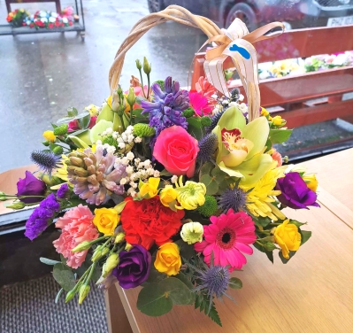 Spring symphony basket