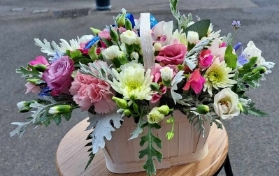 Fresh pinks basket