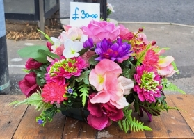 Pinks artificial grave posy