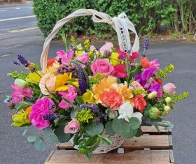 Summer vibe basket